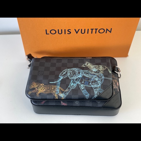 Louis Vuitton Trio Messenger (BRAND NEW) - Picture 9 of 11